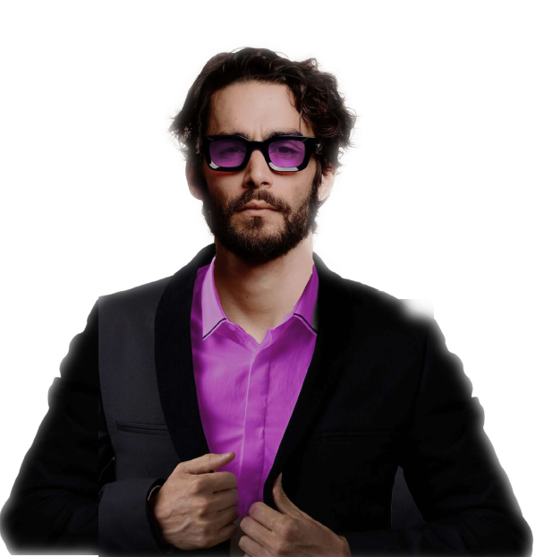  px:500/600 Man in purple shirt and black jacket